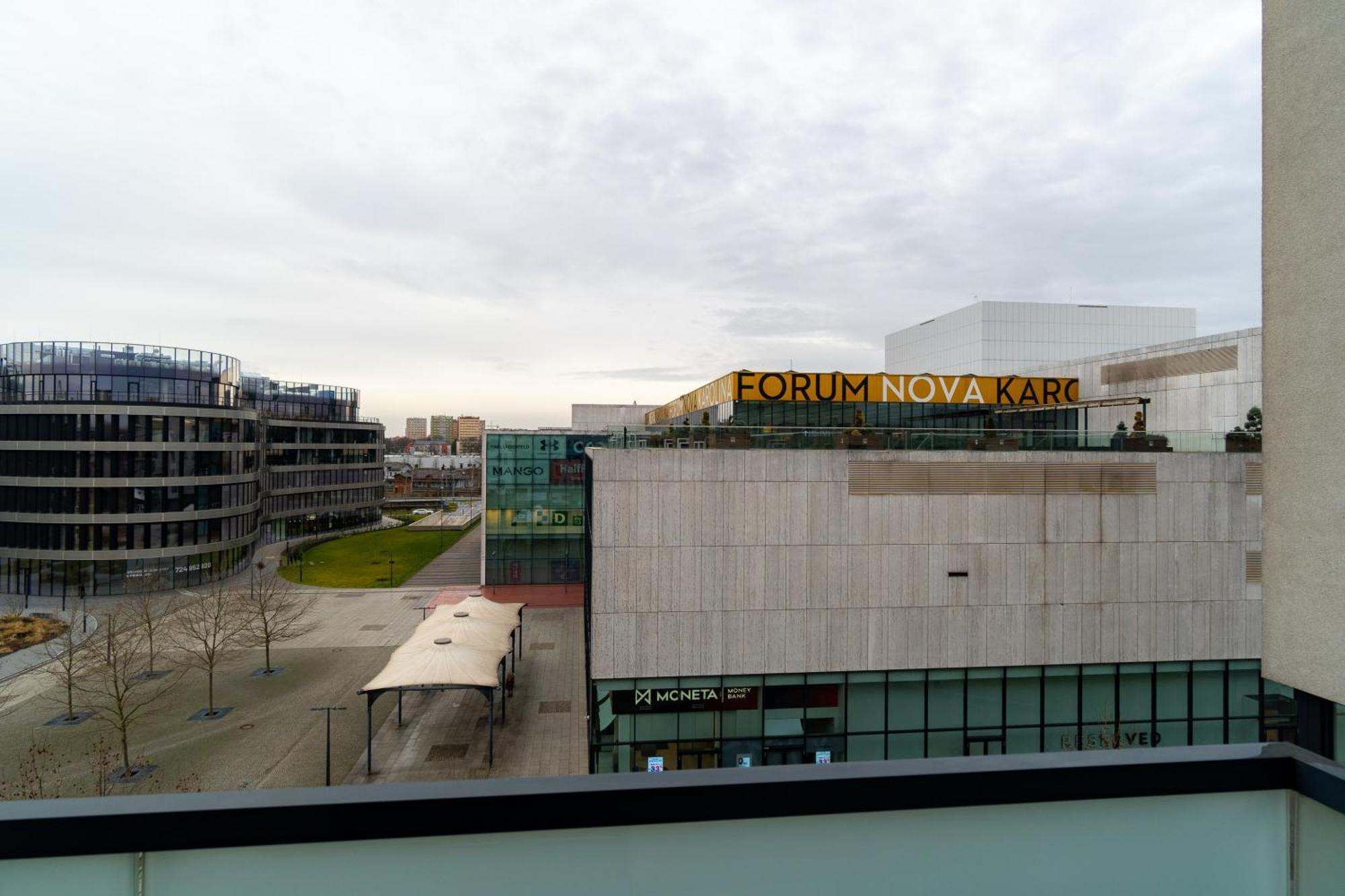 Bnb New Beautiful Apartment In The Center Of Ostrava With Option Garage Parking Extérieur photo