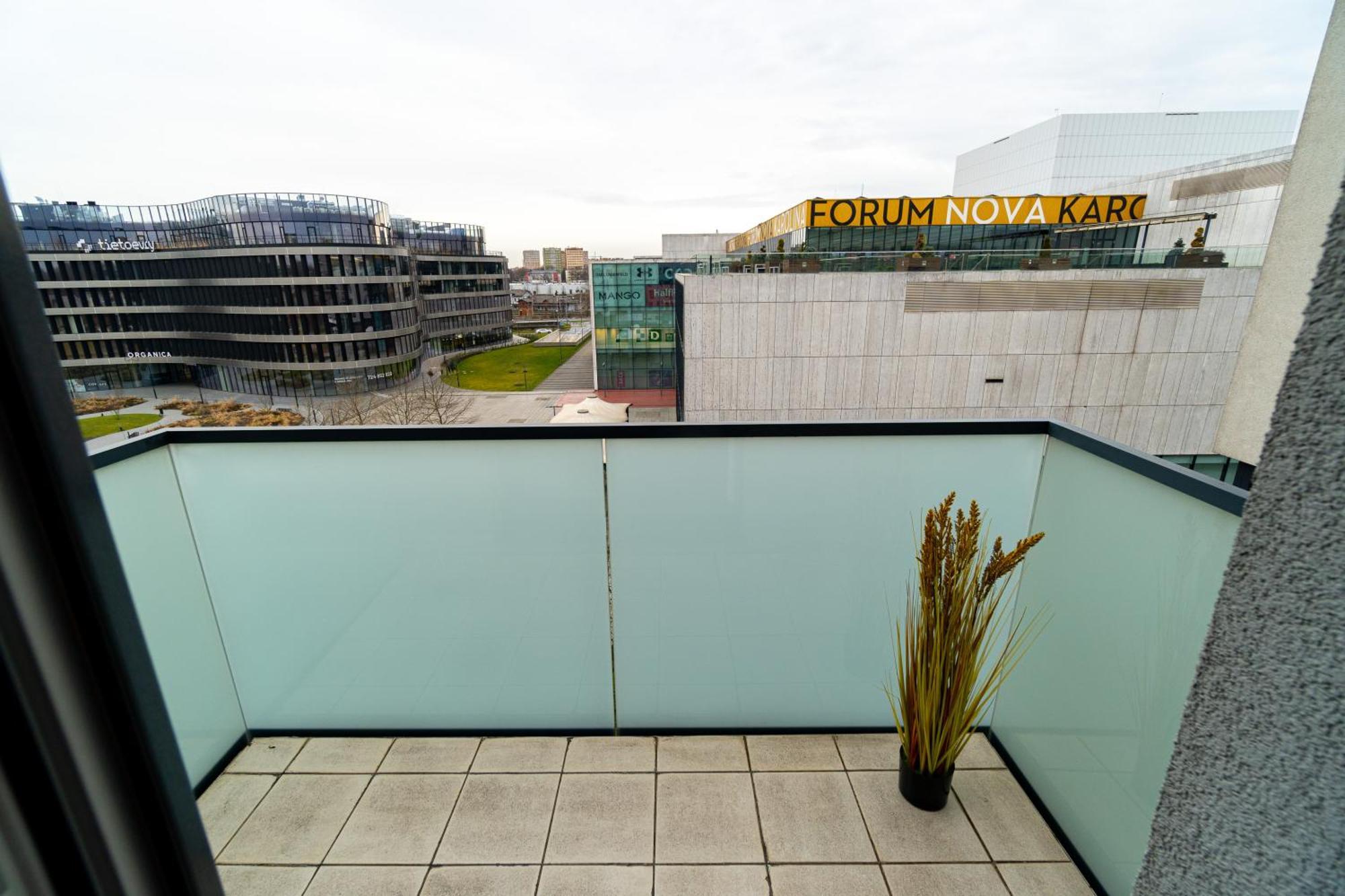 Bnb New Beautiful Apartment In The Center Of Ostrava With Option Garage Parking Extérieur photo