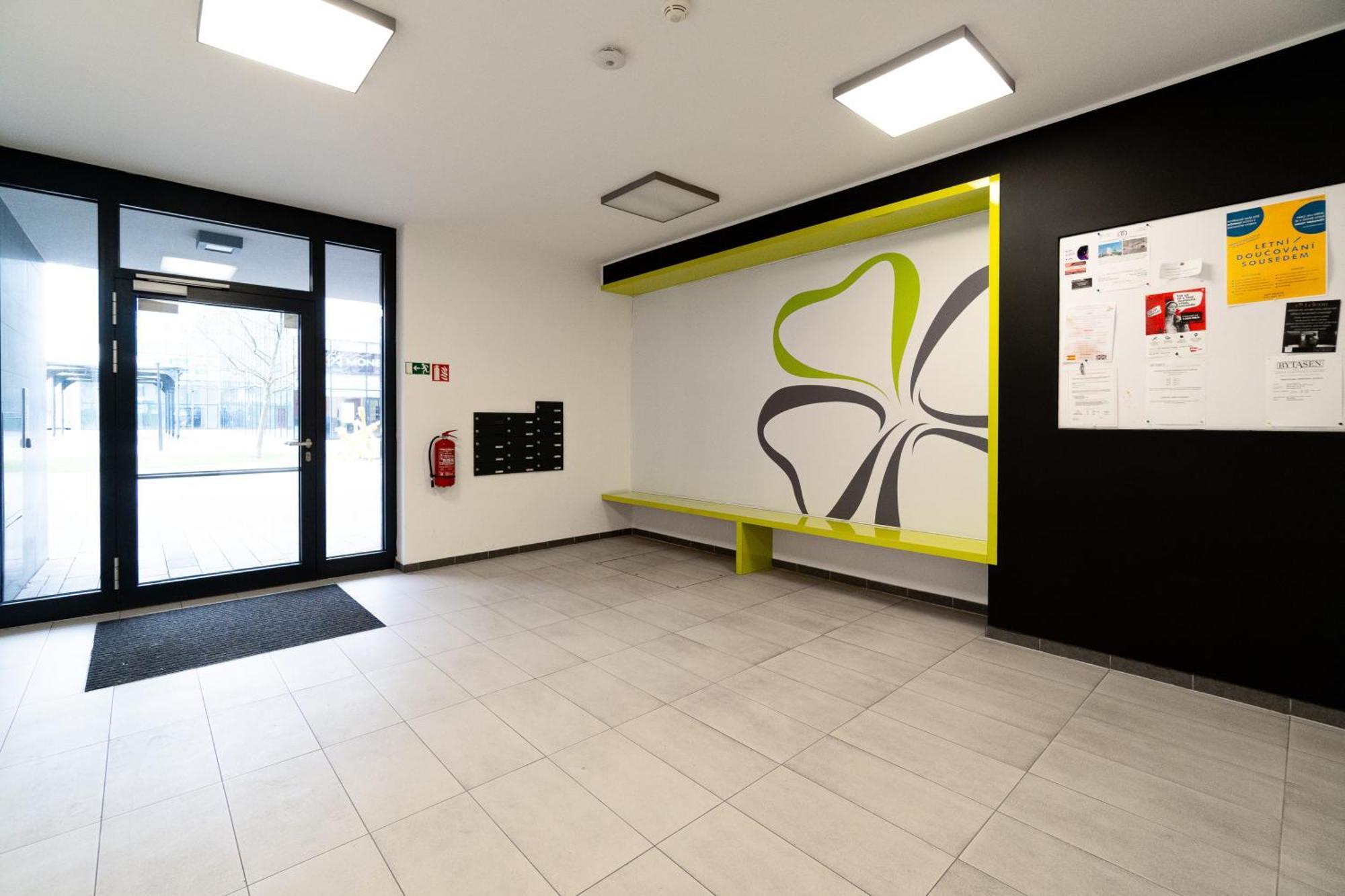 Bnb New Beautiful Apartment In The Center Of Ostrava With Option Garage Parking Extérieur photo