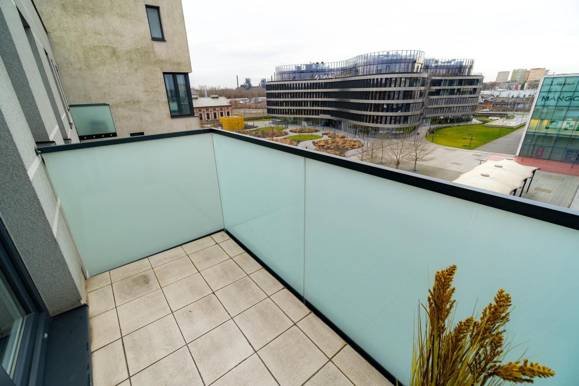 Bnb New Beautiful Apartment In The Center Of Ostrava With Option Garage Parking Extérieur photo