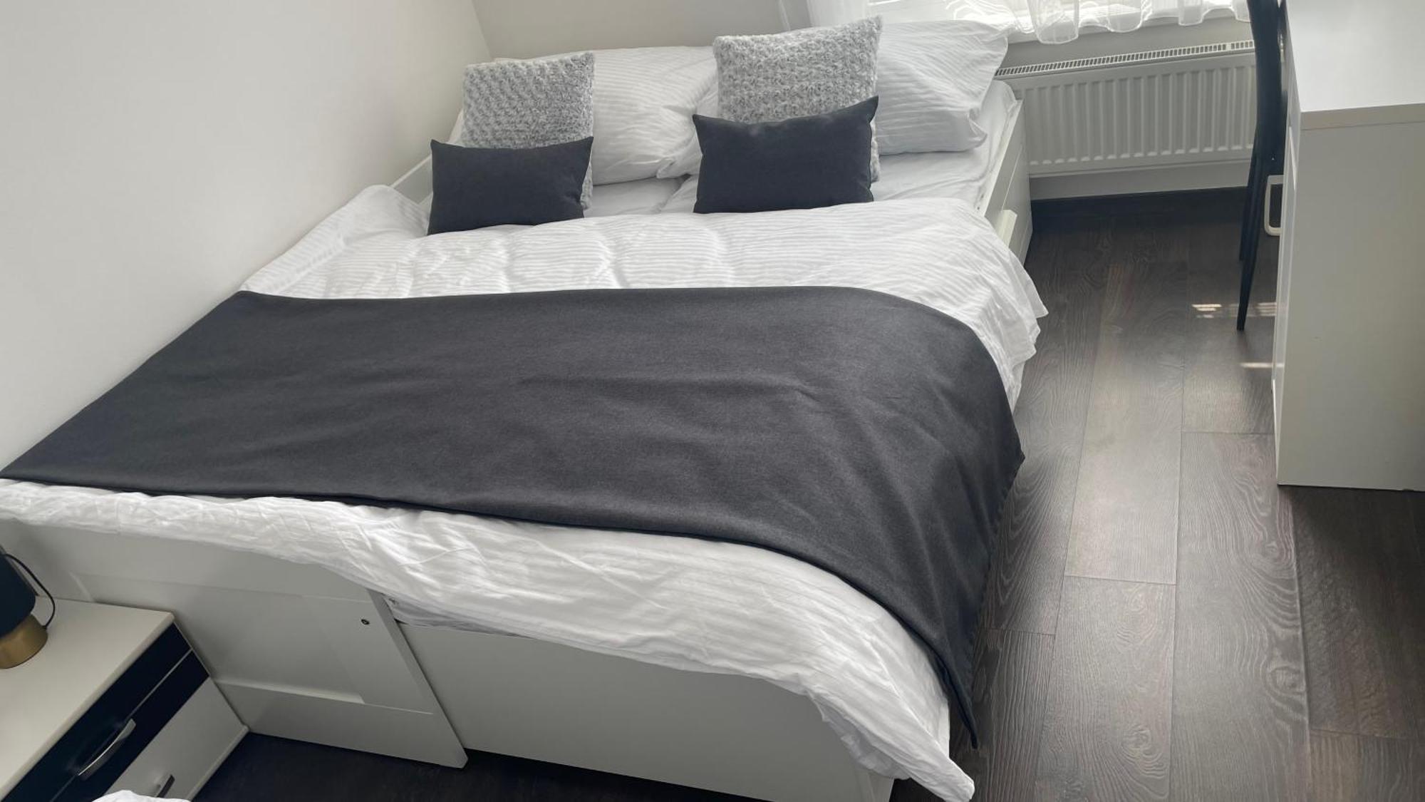 Bnb New Beautiful Apartment In The Center Of Ostrava With Option Garage Parking Extérieur photo