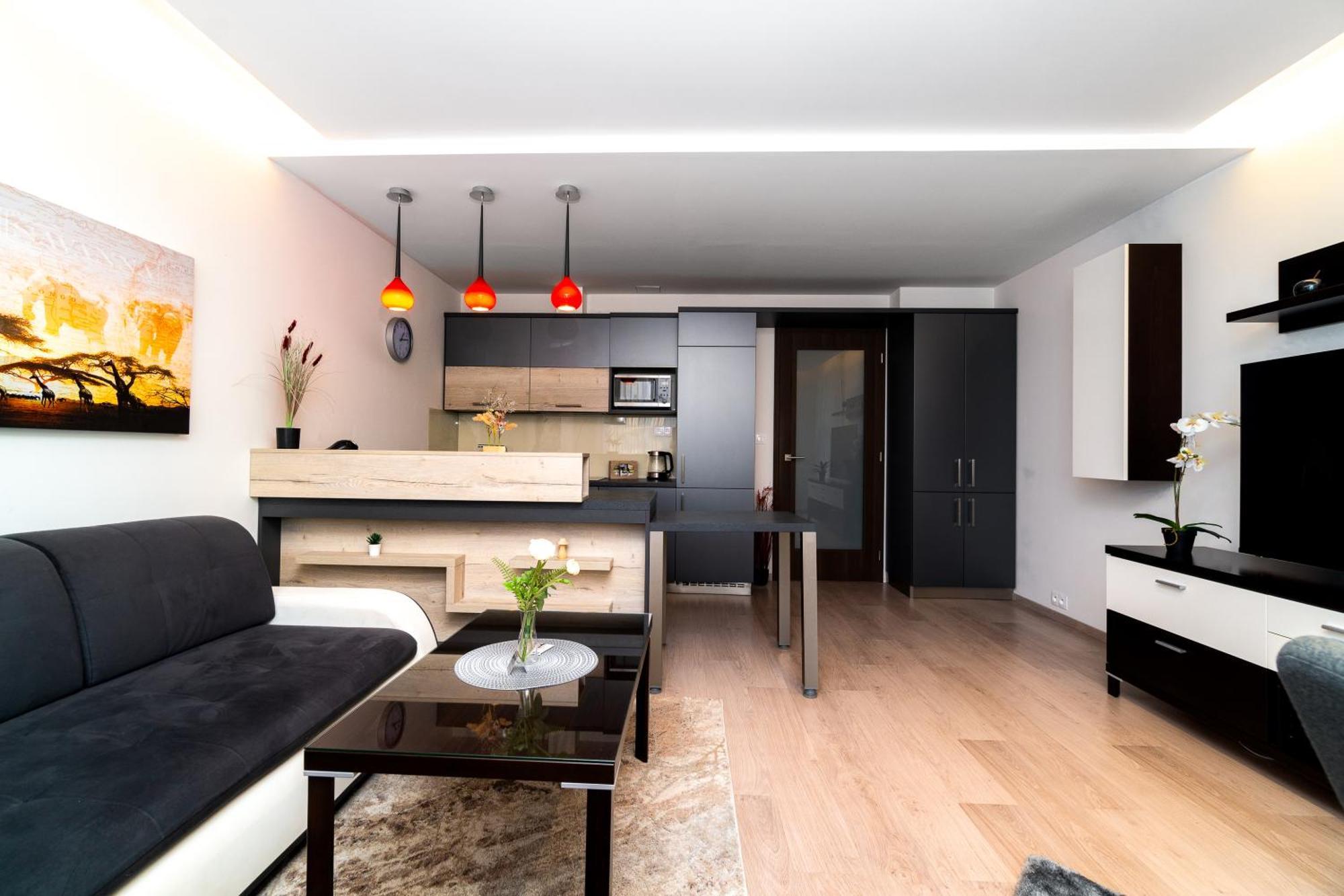 Bnb New Beautiful Apartment In The Center Of Ostrava With Option Garage Parking Extérieur photo