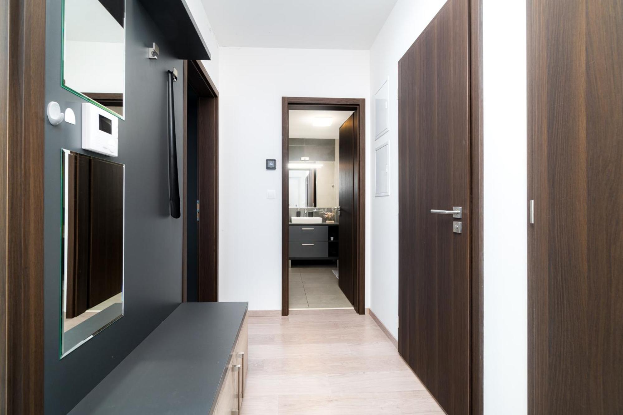Bnb New Beautiful Apartment In The Center Of Ostrava With Option Garage Parking Extérieur photo
